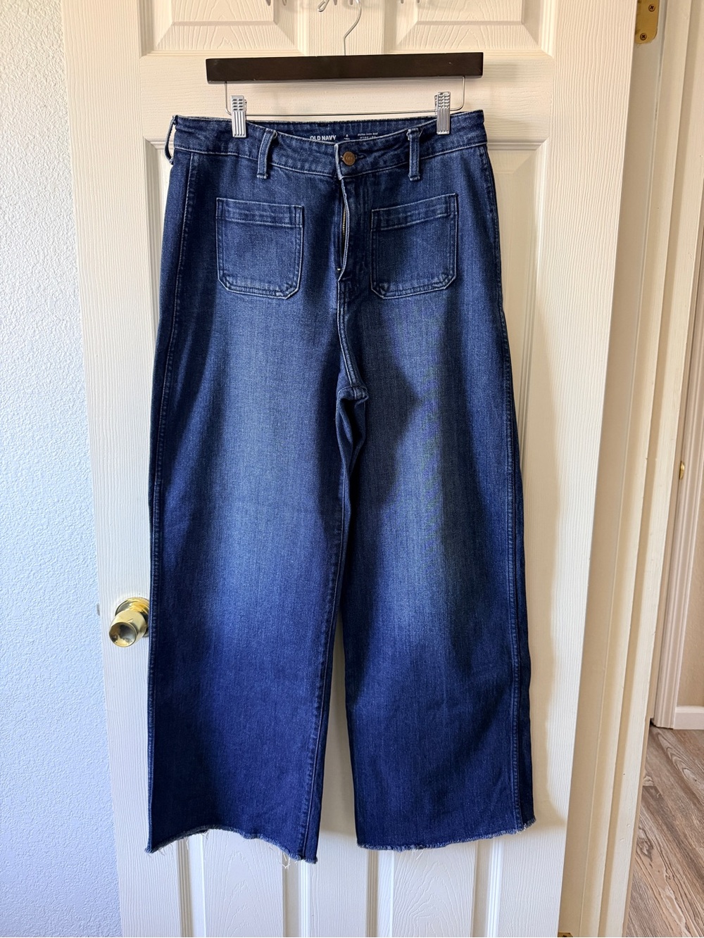 Old Navy wide Leg Jeans with Front Patch Pockets